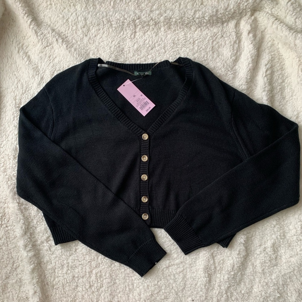 Black Cropped cardigan